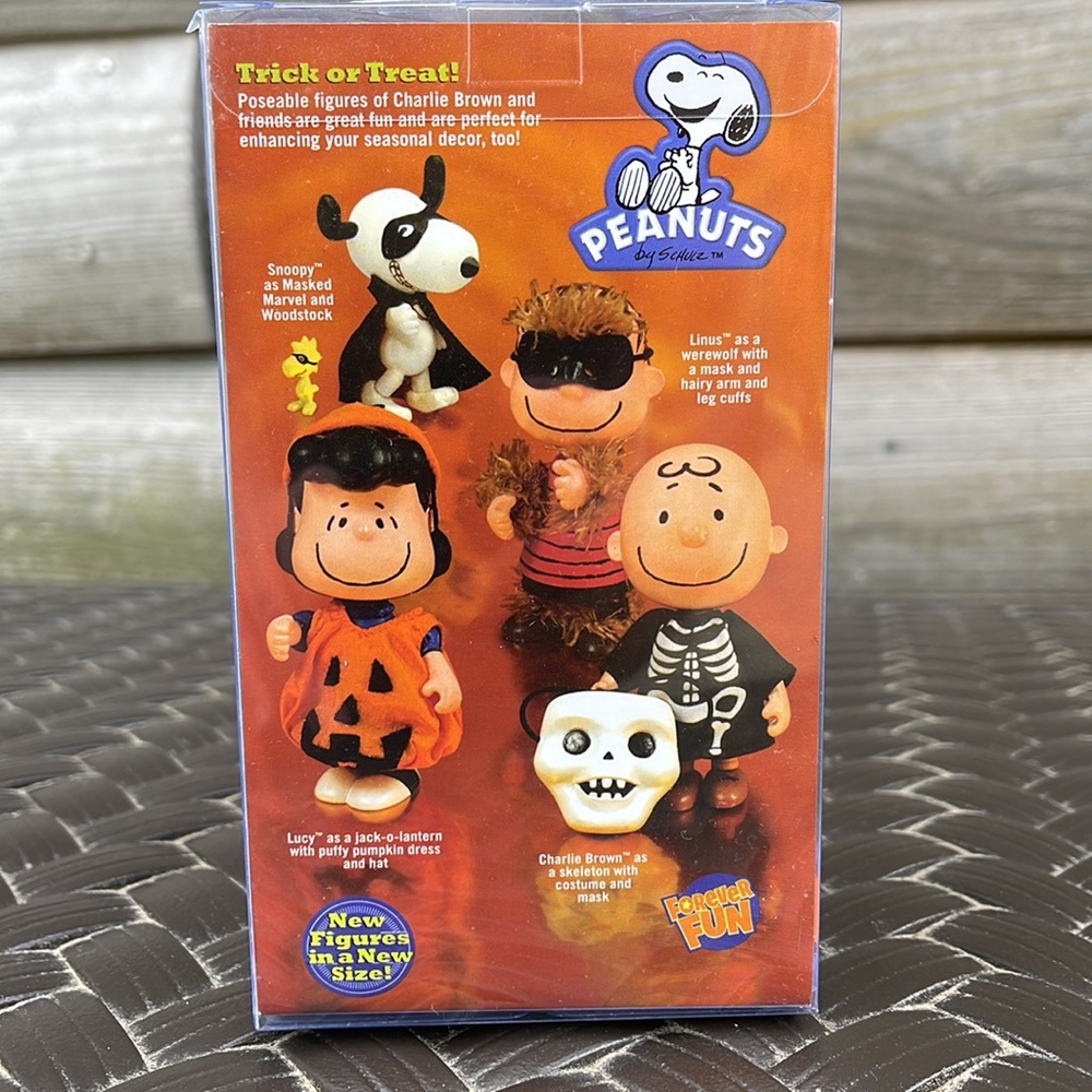 Peanuts Linus Werewolf - Picture 3 of 5